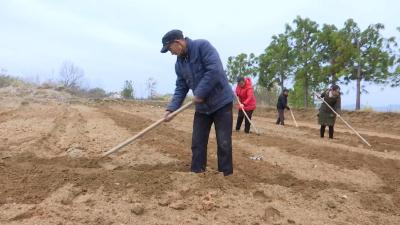 横车镇翁堑村：建起脱贫车间  助力群众脱贫 