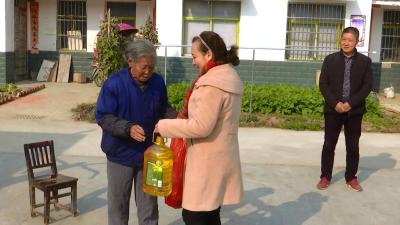 蕲春县人民医院争做脱贫攻坚工作“排头兵”