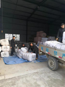 县应急管理局： 3700余件御寒物资送到受灾群众手中