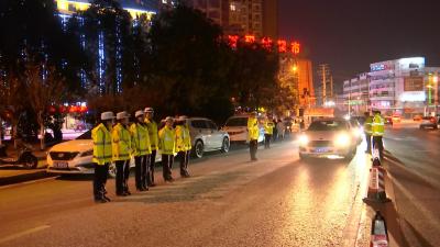 县交警大队开展交通安全整治行动 