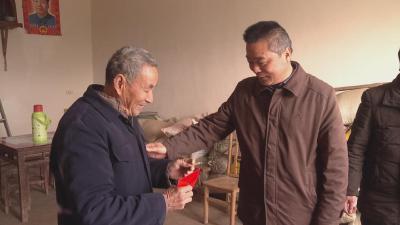 詹才红走访慰问困难群众和企业困难职工 