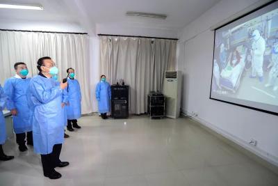 李克强来到武汉考察指导疫情防控工作