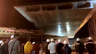 蕲太高速公路西段上跨京九铁路立交桥主桥成功转体