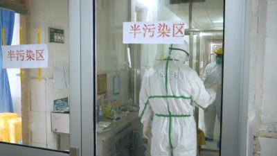 县人民医院医护人员忘我工作  守护患者健康