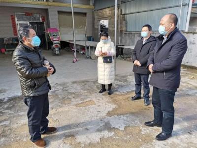 县疫情防控指挥部宣传工作专班抽查村村响广播设备运行情况及疫情防控宣传工作