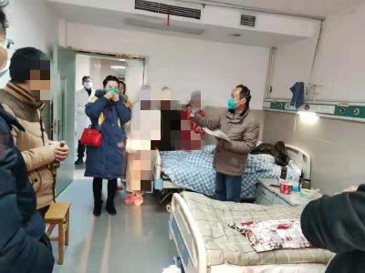 县医院发热门诊的医护人员加油！！！