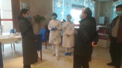 县卫健局到治愈出院患者集中隔离点督办指导工作