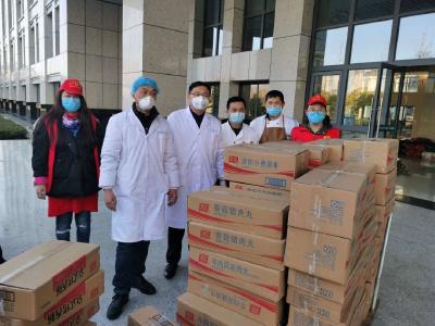 蕲春县新时代文明实践中心志愿者：马不停蹄运送物资，为战“疫”工作增添力量