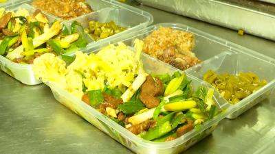 视频| 餐饮企业为“白衣战士”送爱心餐