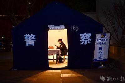 致敬！江城夜行人