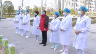 视频| 赵少莲看望慰问医疗救治一线妇女同胞和医护人员家属