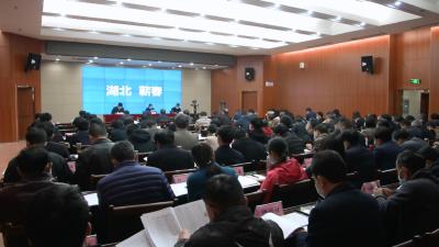 视频| 县委县政府部署“四进”攻坚行动 统筹推进疫情防控和脱贫攻坚工作