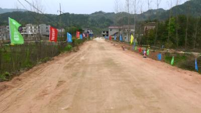 视频| 大同镇加快库东公路建设