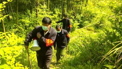 视频| 护林员节日坚守岗位 守护森林防火安全