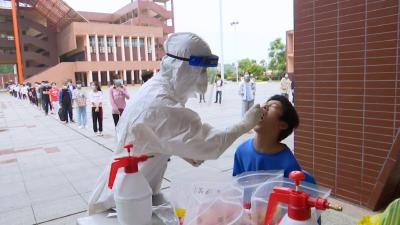 视频丨全县初三学生接受免费核酸检测  筑牢校园安全关