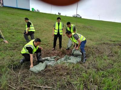 县市场监管局：当好江堤和市场安全的“守护者”