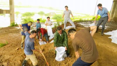 视频丨各地各部门积极应对汛情灾情  众志成城抢险抗灾