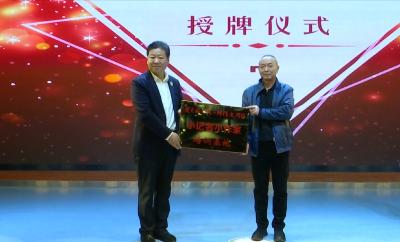 视频丨楚天都市报▪帅作文周报小记者小作家培训基地落户黄冈市益才国际学校