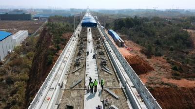视频丨高铁工地上的建设者