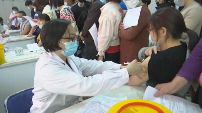 视频丨新冠疫苗接种工作逐渐迎来高峰期 