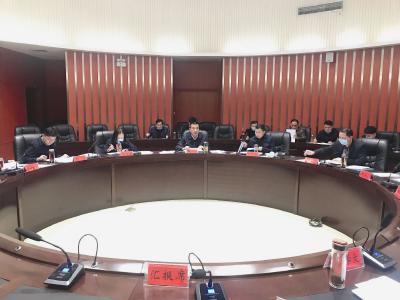 詹才红主持召开十七届县政府常务会第75次会议