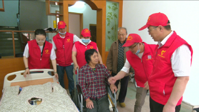 视频︱关爱残疾人  暖心康复床送上门