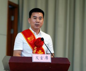 蕲春楚商联合会党支部：党旗领航担使命