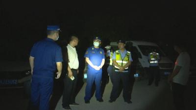 视频︱县消防救援大队督导消防通道堵塞问题