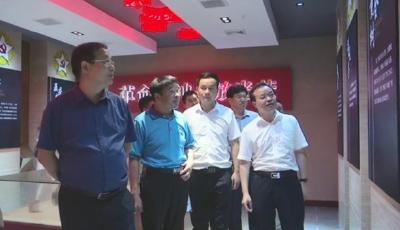 视频︱省档案馆副馆长刘晓春来蕲春调研