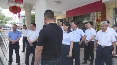 视频︱县政协组织党员参观革命文物图片展