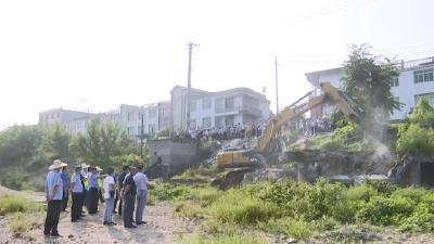 视频︱向桥乡开展违法违规用地整治行动