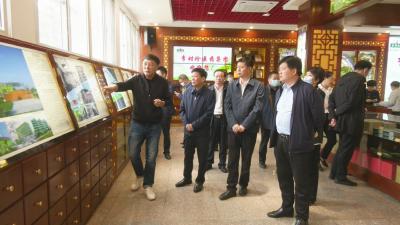 视频︱安陆市考察团来蕲调研中医药大健康产业发展工作