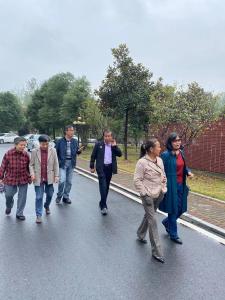 蕲春思源实验学校开展离退休教师联谊活动