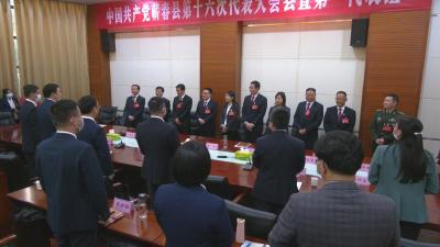 视频︱县领导看望出席县第十六次党代会代表