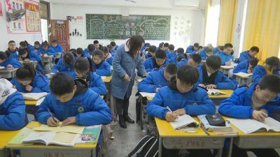 视频︱县实验中学：减负增效   促进学生全面发展