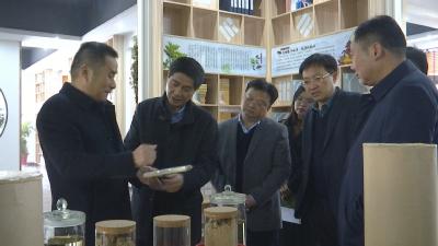 视频︱省市场监管局来蕲调研小微企业质量认证提升工作