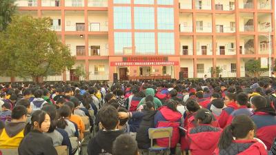 视频︱关爱未成年人健康成长宣讲进校园