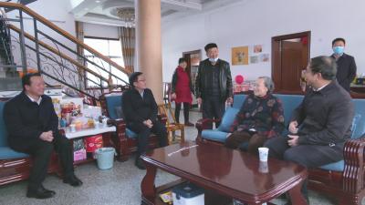 视频︱余友斌来蕲走访慰问 调研平安稳定 疫情防控 水库除险工作