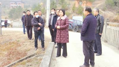 视频︱县领导检查林长制落实及森林防火工作