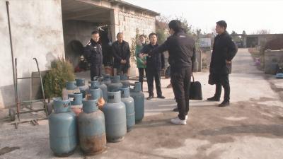视频︱赤东镇查获一起非法储存 倒灌液化气案件