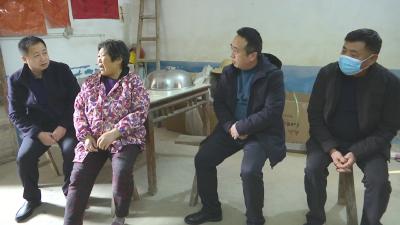 视频︱县政府办工作专班看望慰问困难党员和群众
