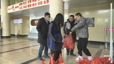 视频︱市民伸援手   温暖养鹅汉