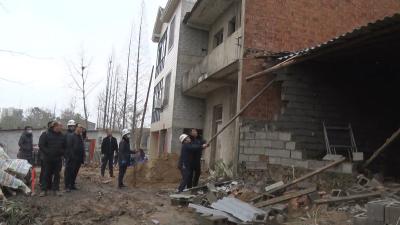 视频︱县城管执法局重拳打击违建抢建行为