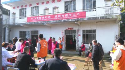视频︱弘扬雷锋精神 争做文明市民