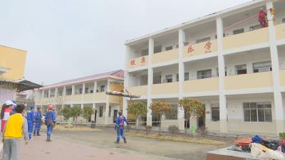 视频︱消防演练进校园 筑牢校园防火墙