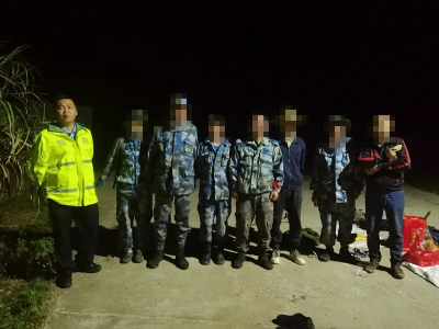 村医采药被困深山，民警通宵施救助脱险