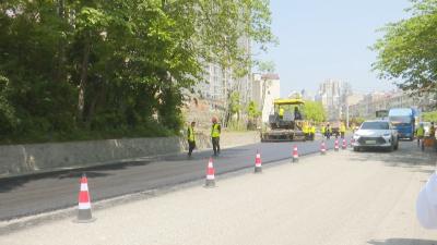 视频︱县住建局：修复市政设施 方便群众出行