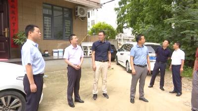 视频︱鲍晨辉到漕河镇调研督导民生实事办理