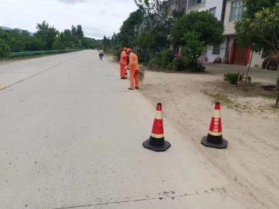 蕲春县公路局四个加强打造和谐公路环境