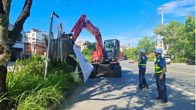 县公路局开展公路沿线路域环境整治行动